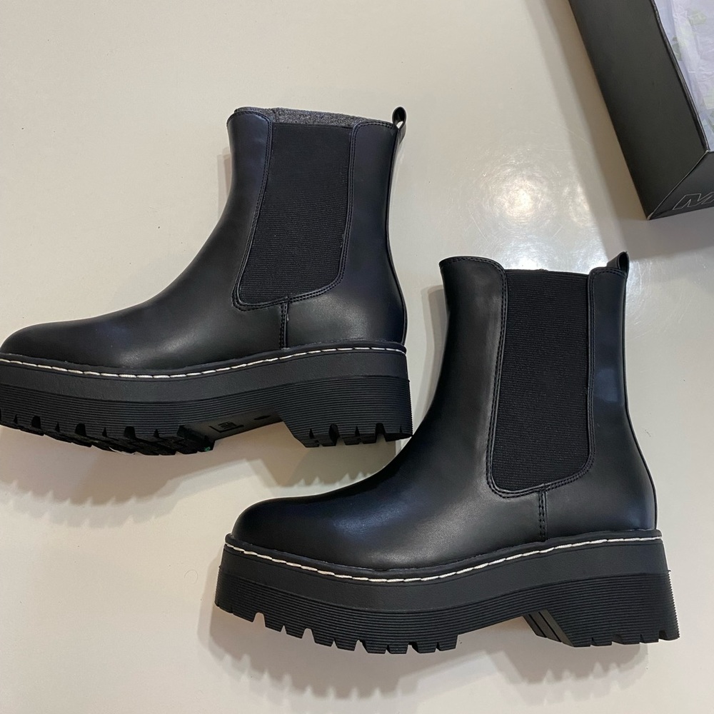 MIA Black boots